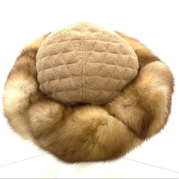 deCarlis Women's Fox Fur Roller Hat - Picture 6 of 12